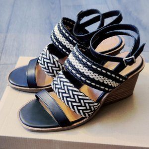 Fashionable Leather Sandals Size 8M Lucky Brand